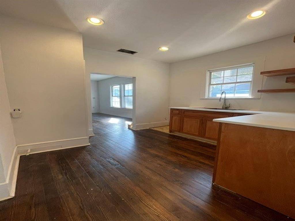 422 S Glasgow Drive, Dallas, TX 75223