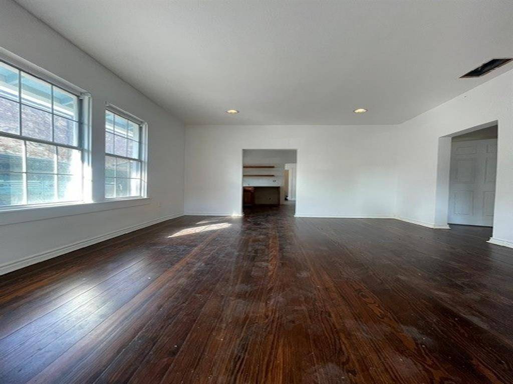 422 S Glasgow Drive, Dallas, TX 75223