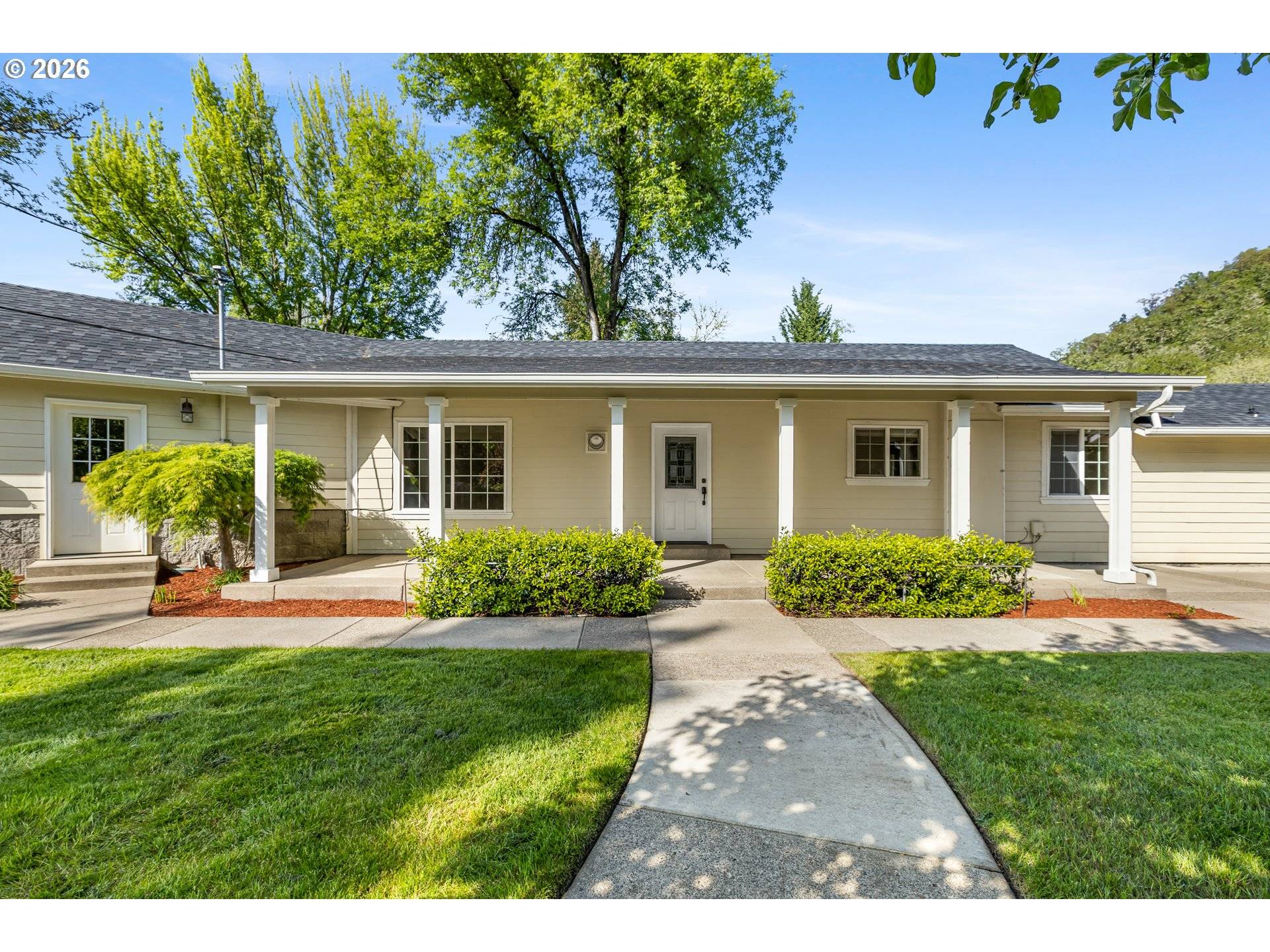 4081 NE DOUGLAS AVE, Roseburg, OR 97470