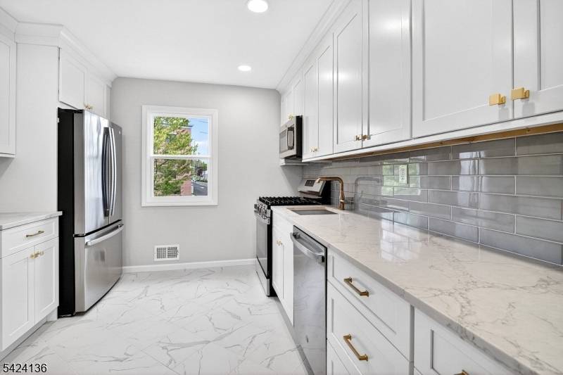 47 La Grande Ave, Fanwood Boro, NJ 07023