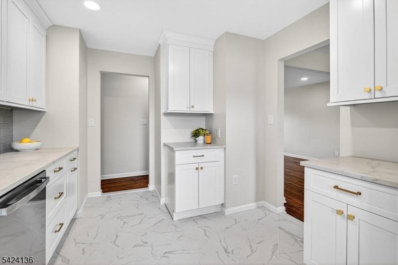 47 La Grande Ave, Fanwood Boro, NJ 07023