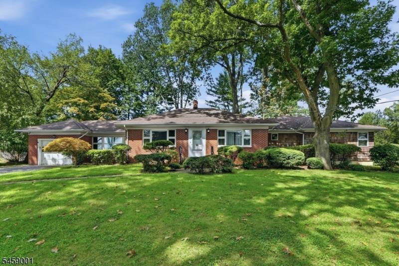 23 Glendale Dr, Freehold Twp., NJ 07728