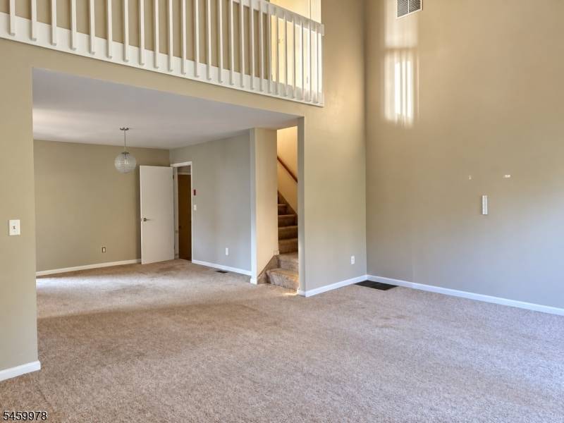 1 Oriole Ter, Hampton Twp., NJ 07860