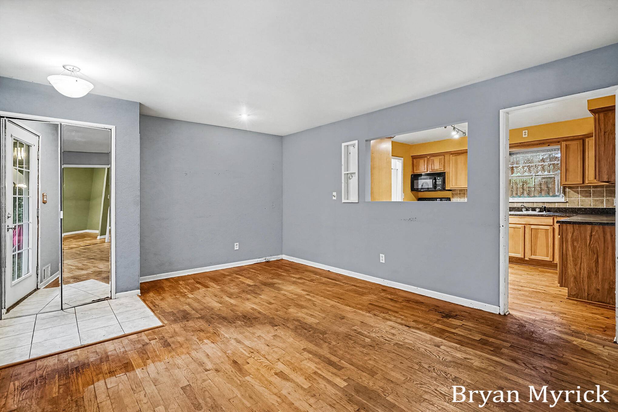 819 W 25th ST, Holland City, MI 49423