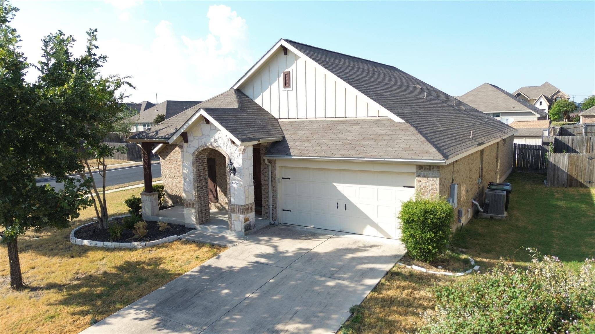 1000 Farm House CV, Hutto, TX 78634