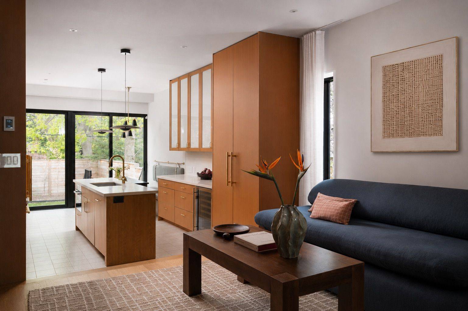 42 Clarendon AVE, Toronto C02, ON M4V 1J1