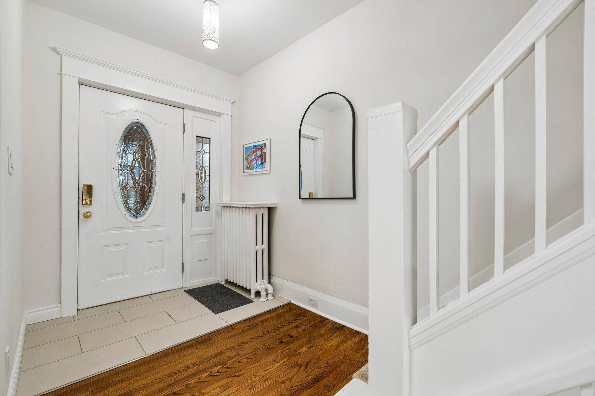16 Glebemount AVE, Toronto E03, ON M4C 3R3