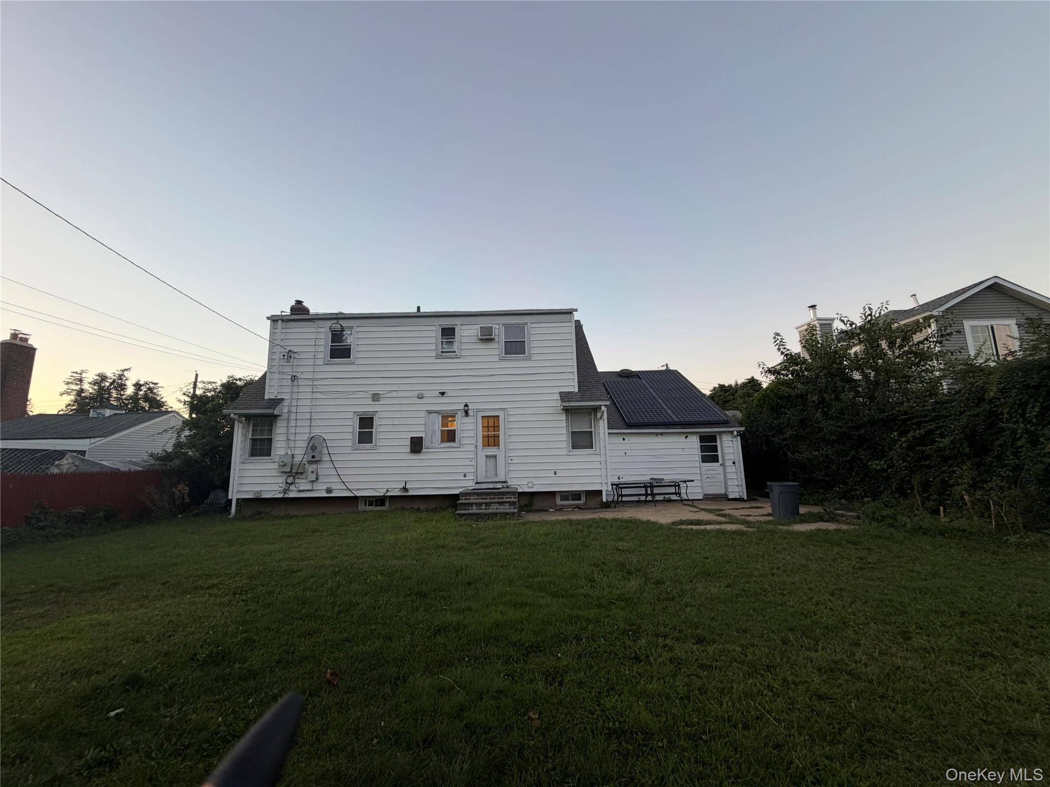 18 Alexander AVE, Hicksville, NY 11801