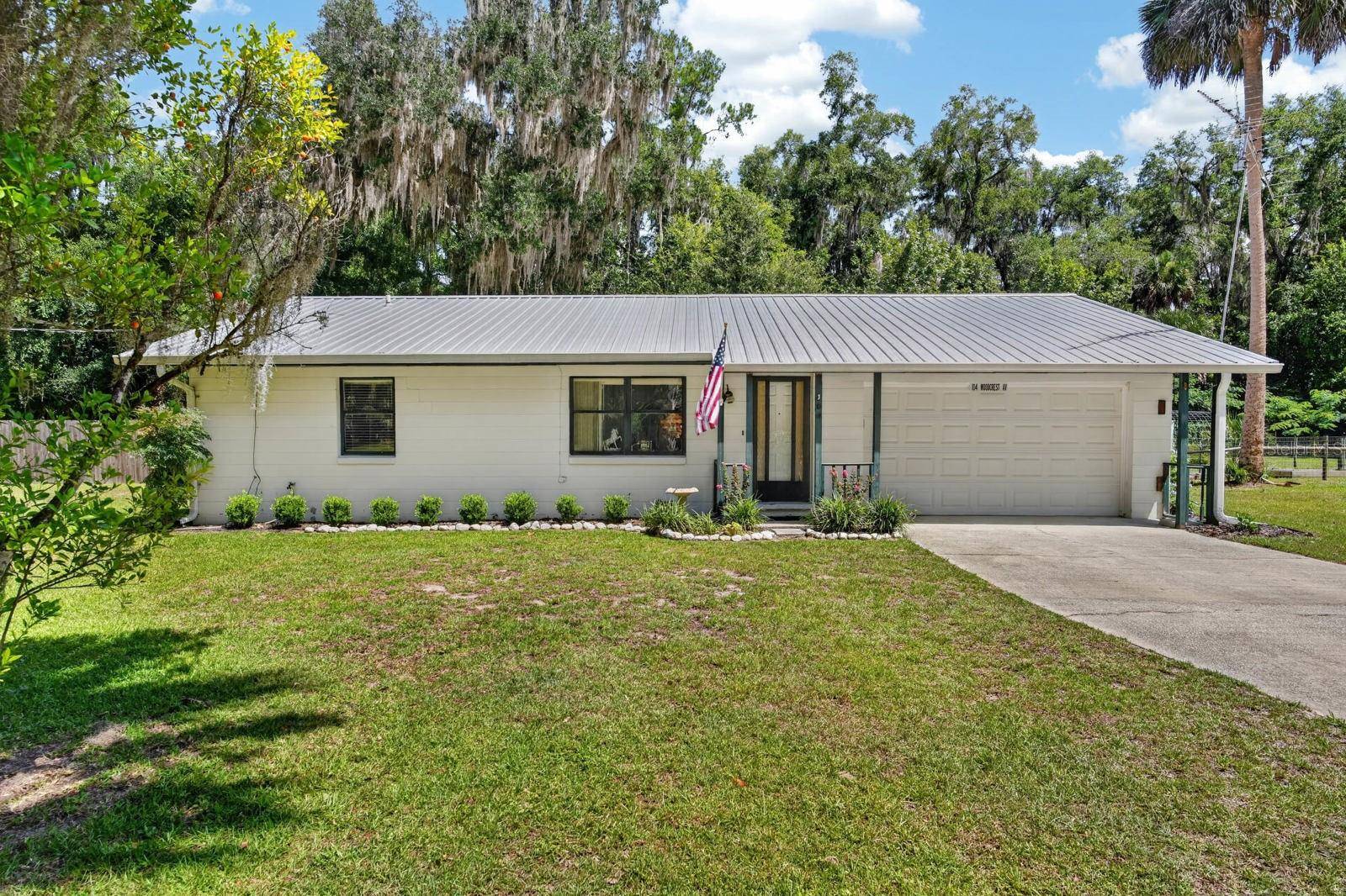 104 WOODCREST AVE, Satsuma, FL 32189