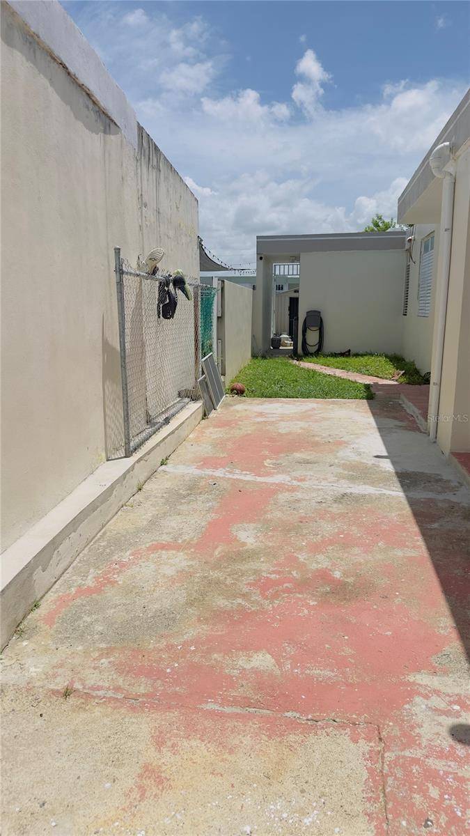 12 LAGOS DE PLATA, Toa Baja, PR 00949