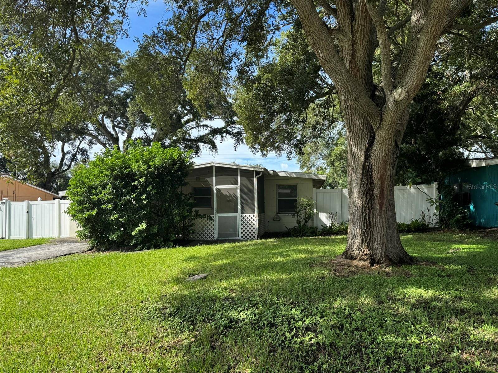 3033 KAREN AVE, Largo, FL 33774