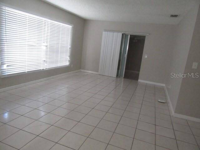 4923 CRESTHILL DR, Tampa, FL 33615