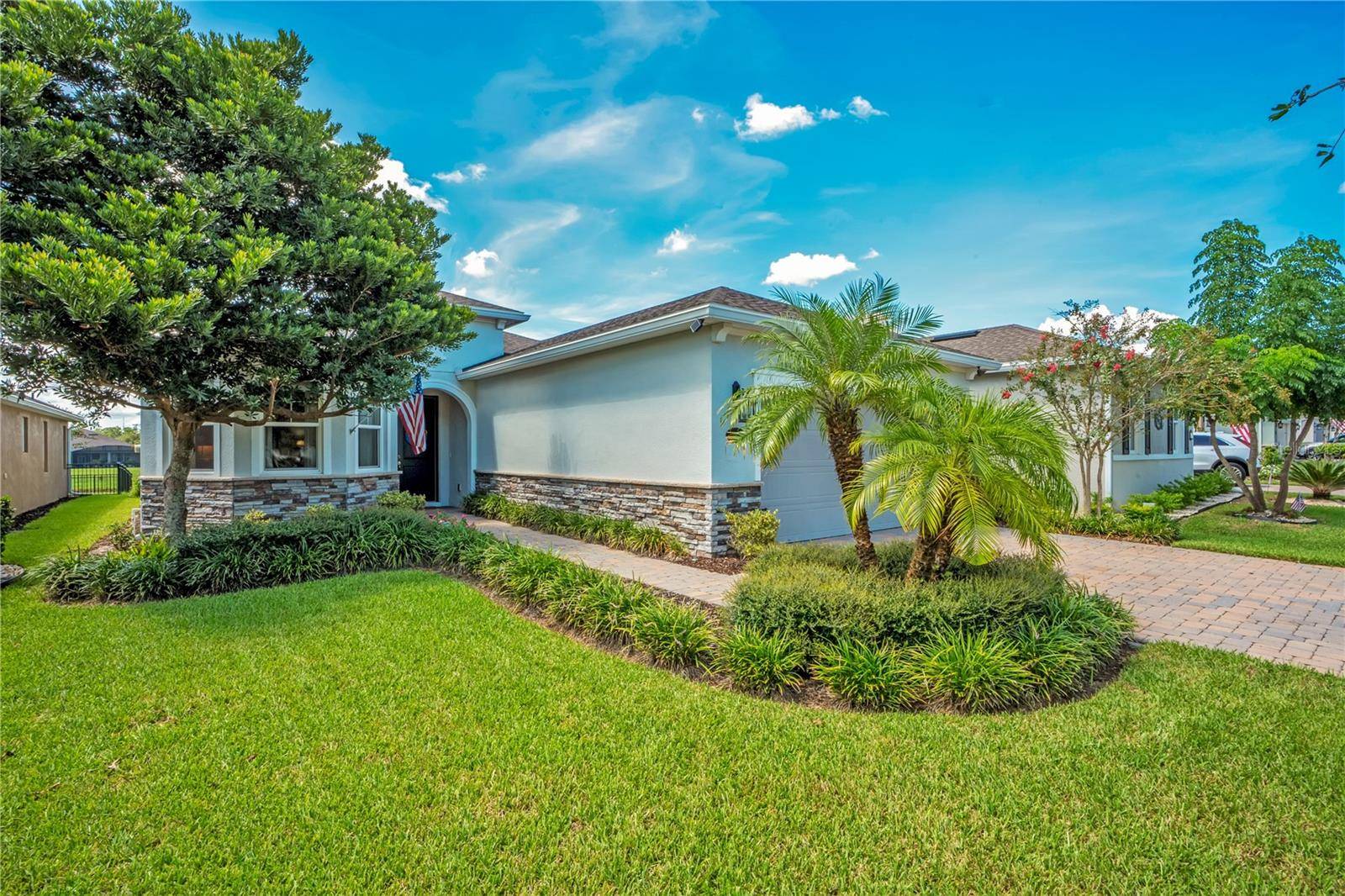 560 ADENMORE TER, Deland, FL 32724