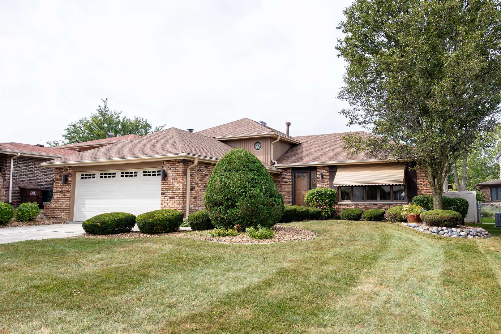 15548 Vista DR, Oak Forest, IL 60452