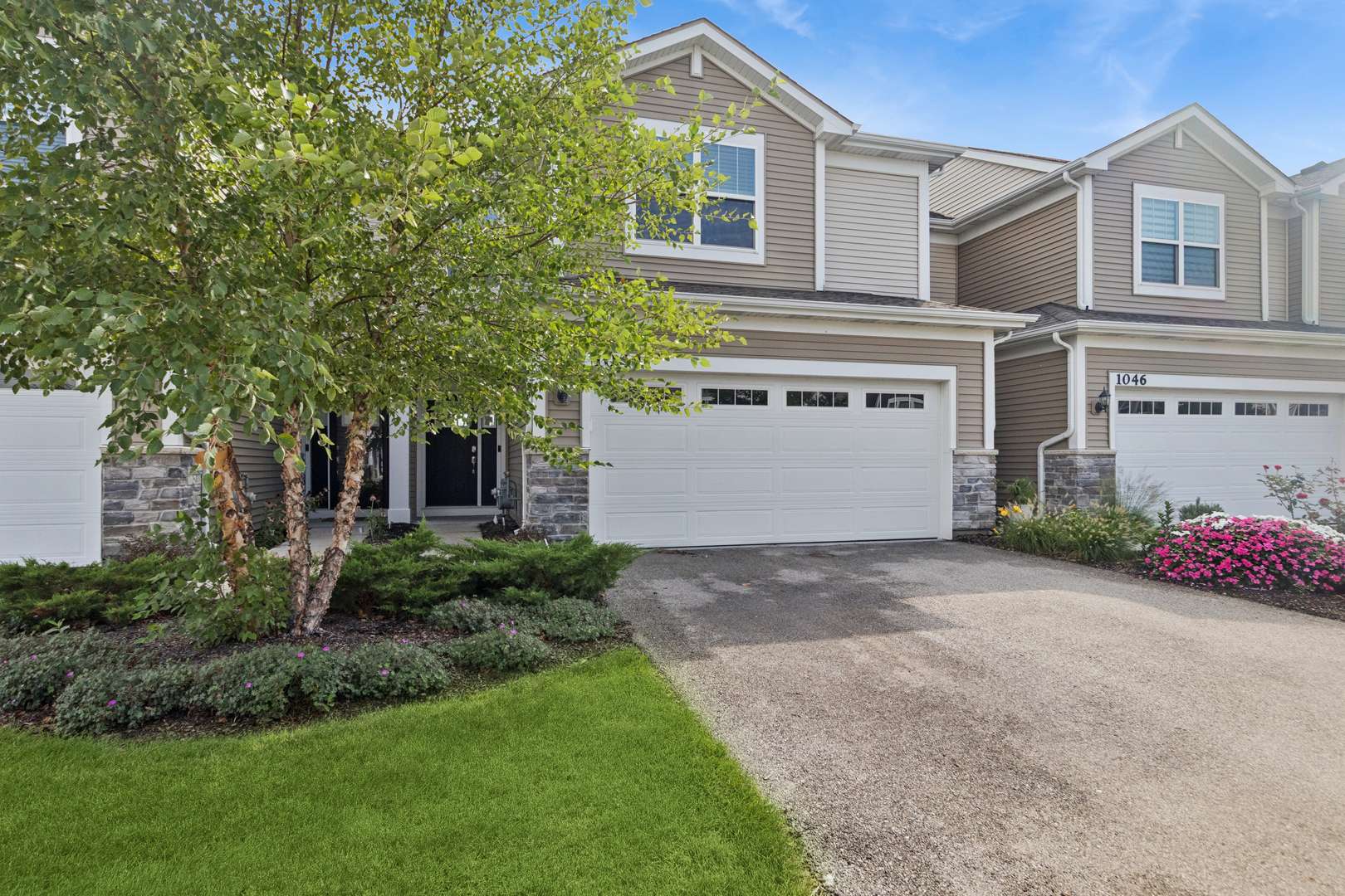 1044 Moraine DR, South Elgin, IL 60177