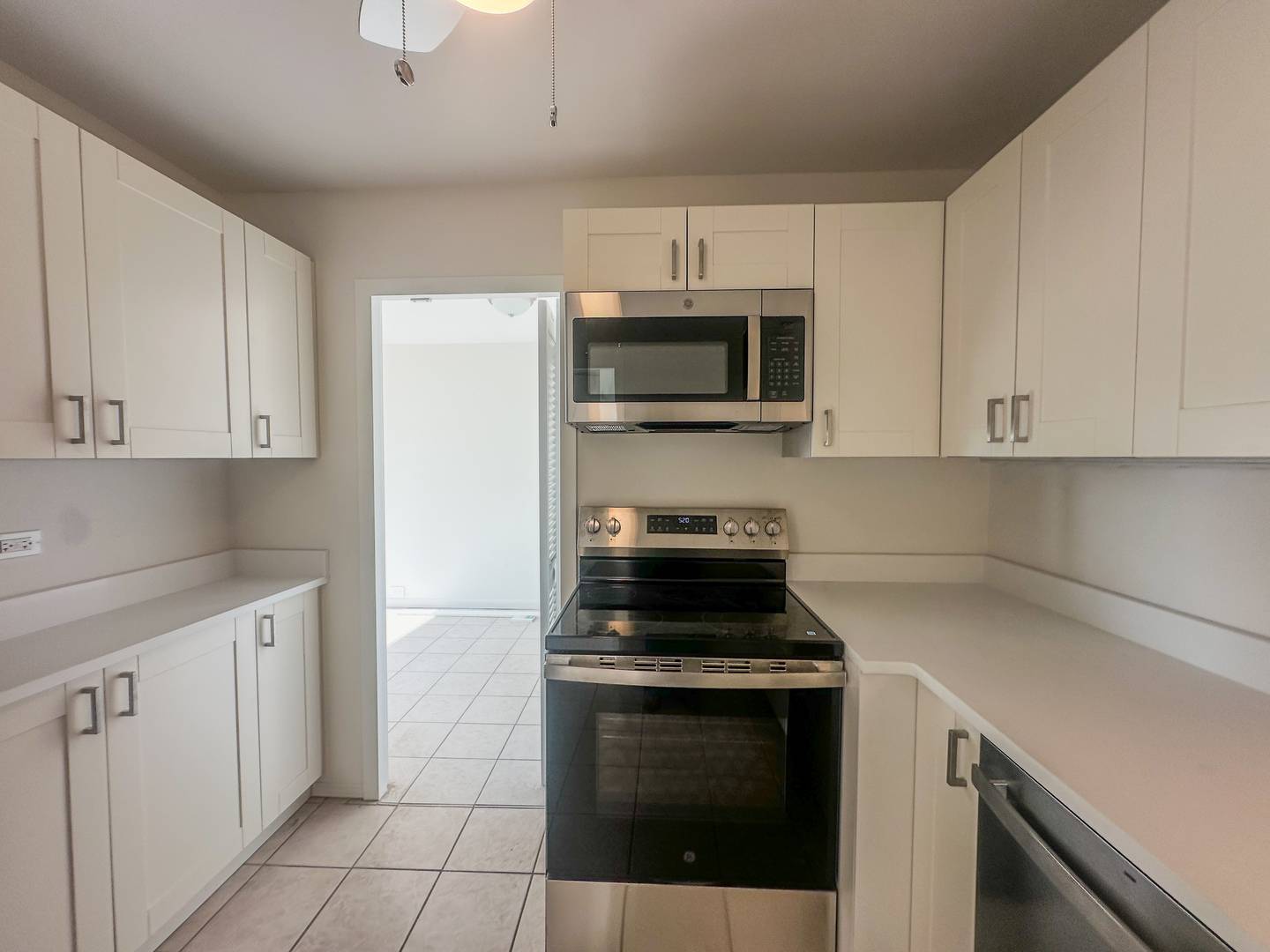 1255 N Sandburg TER N #2403, Chicago, IL 60610