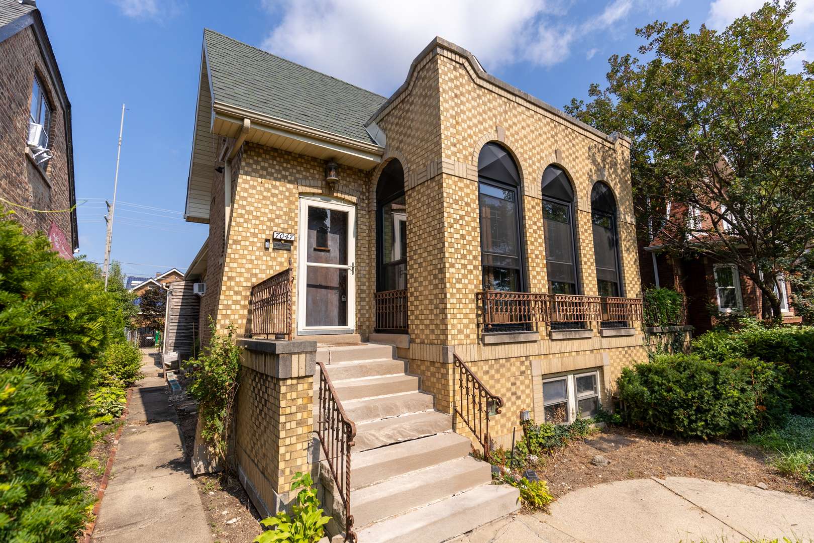7047 26TH Pkwy, Berwyn, IL 60402