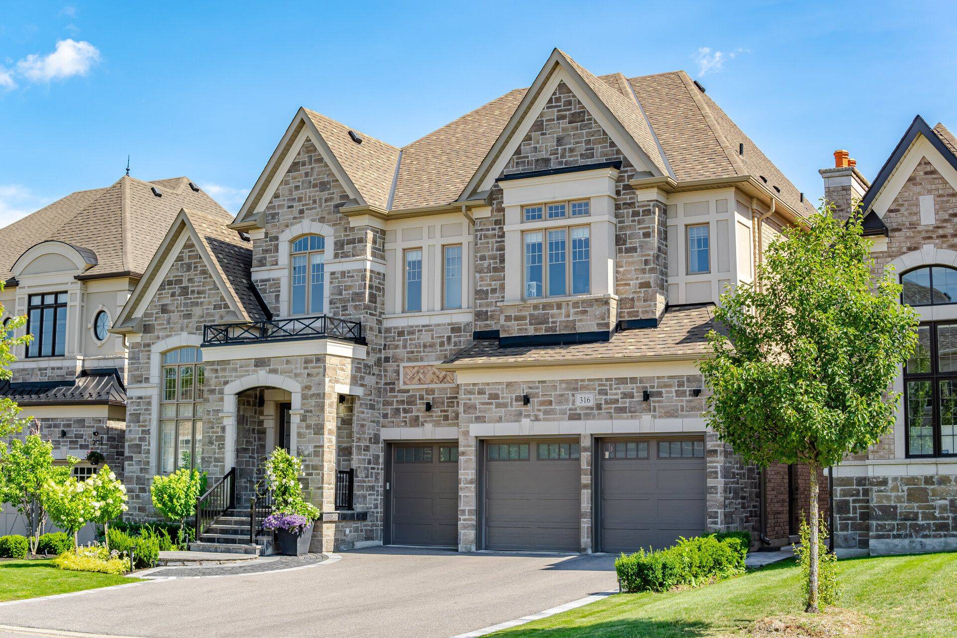 316 Touch Gold CRES, Aurora, ON L4G 3X5