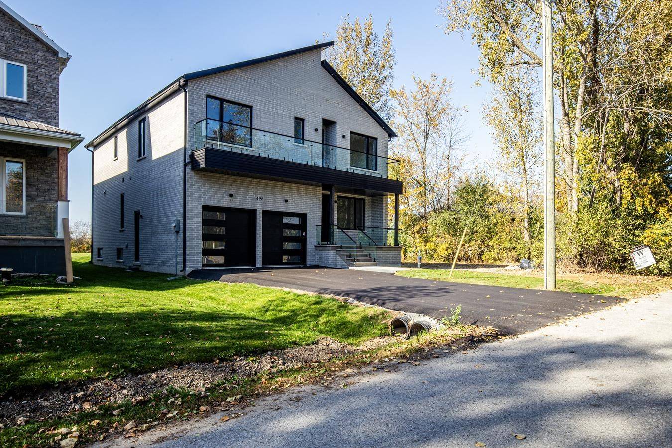496 Duclos Point RD, Georgina, ON L0E 1N0