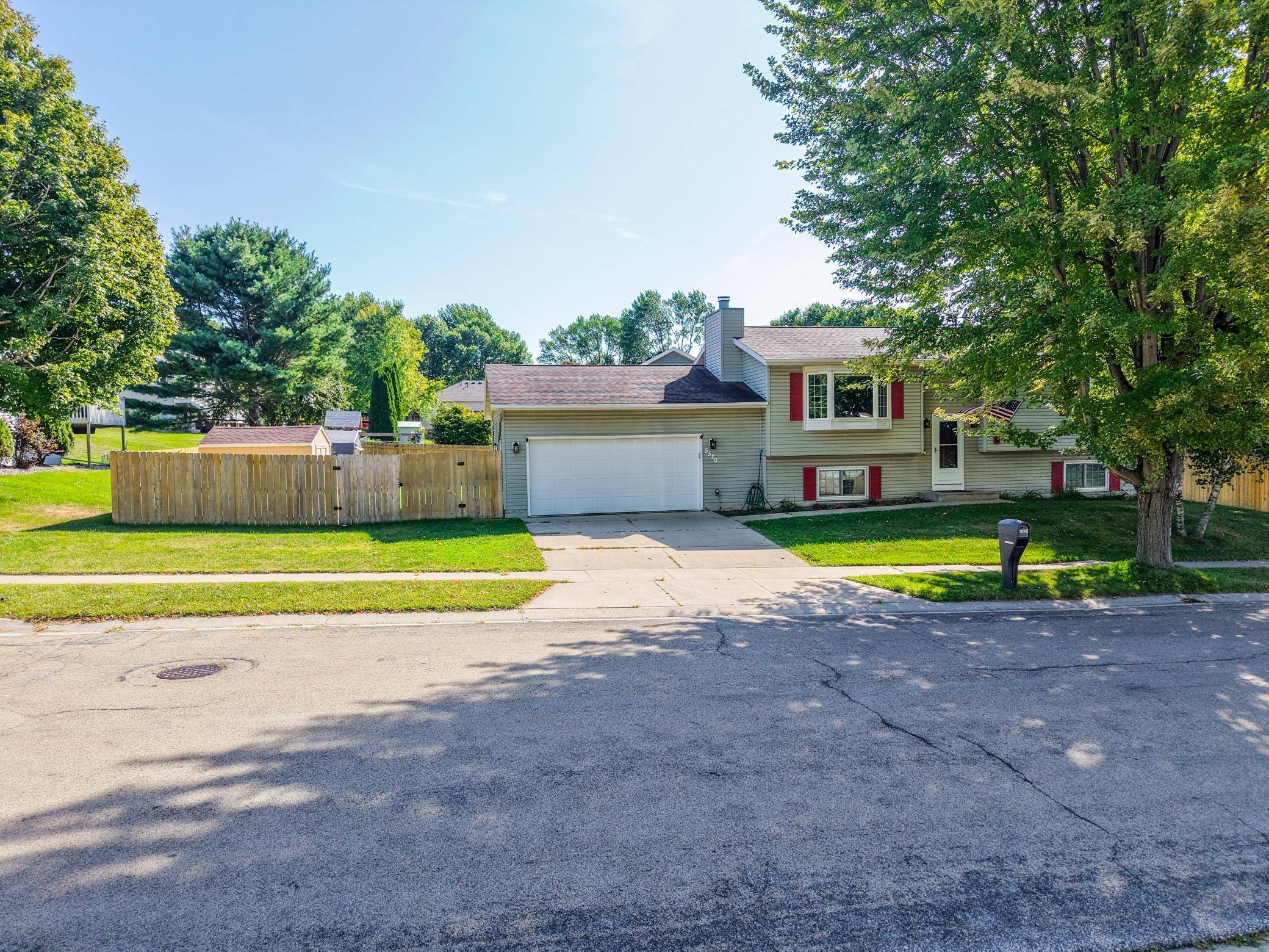 5520 23rd AVE NW, Rochester, MN 55901