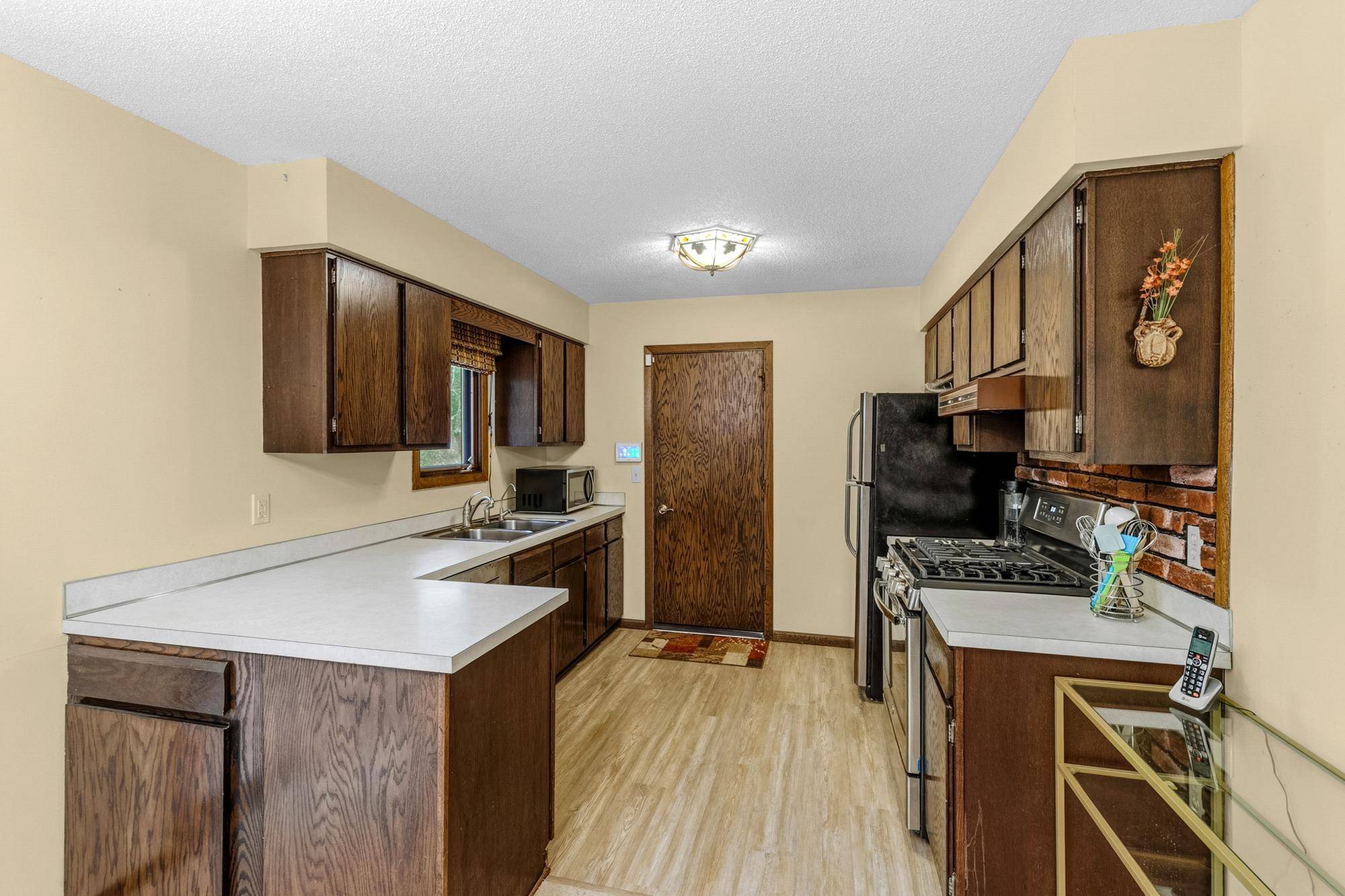 13045 Eveleth AVE, Apple Valley, MN 55124