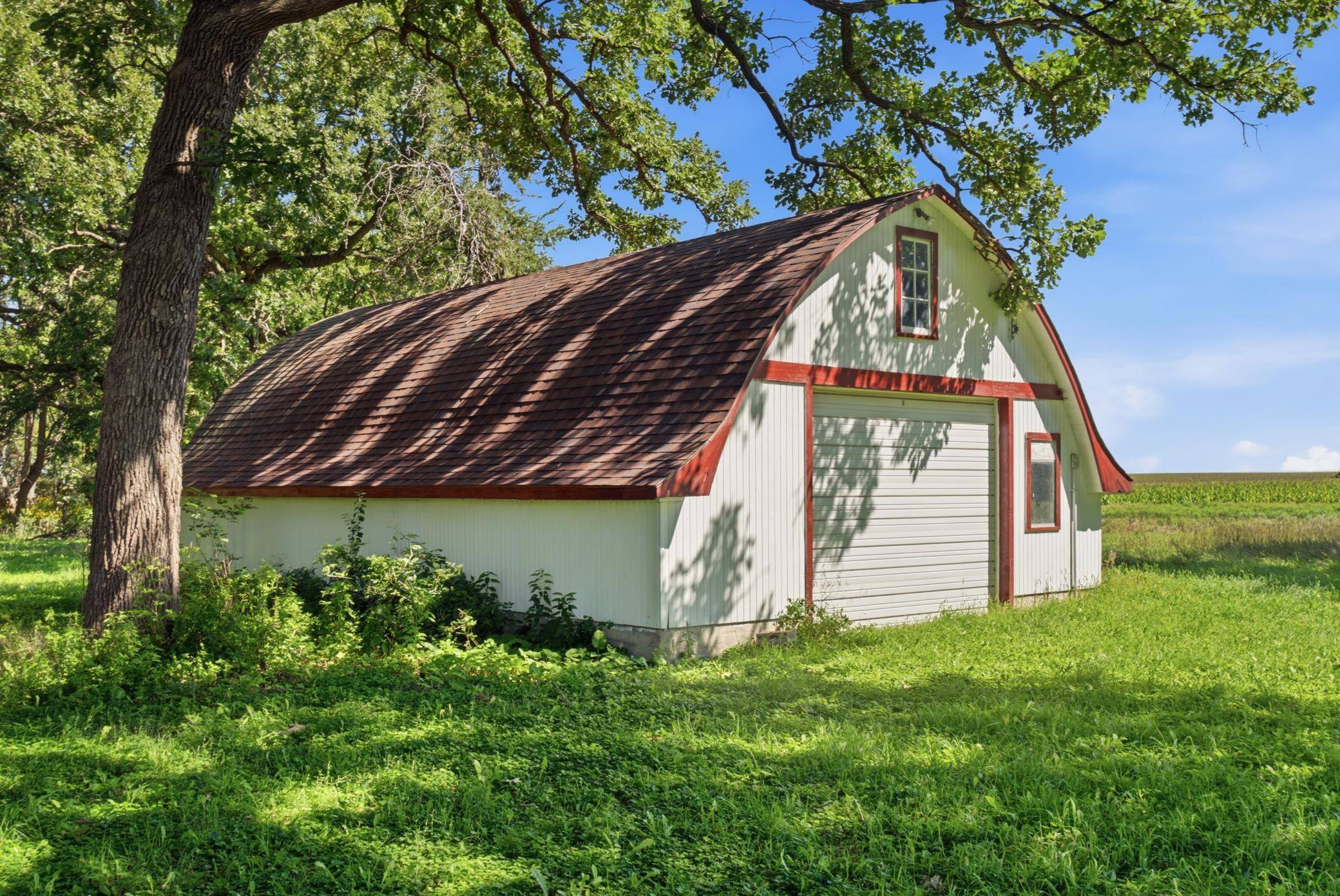 12179 380th AVE, Blue Earth, MN 56013