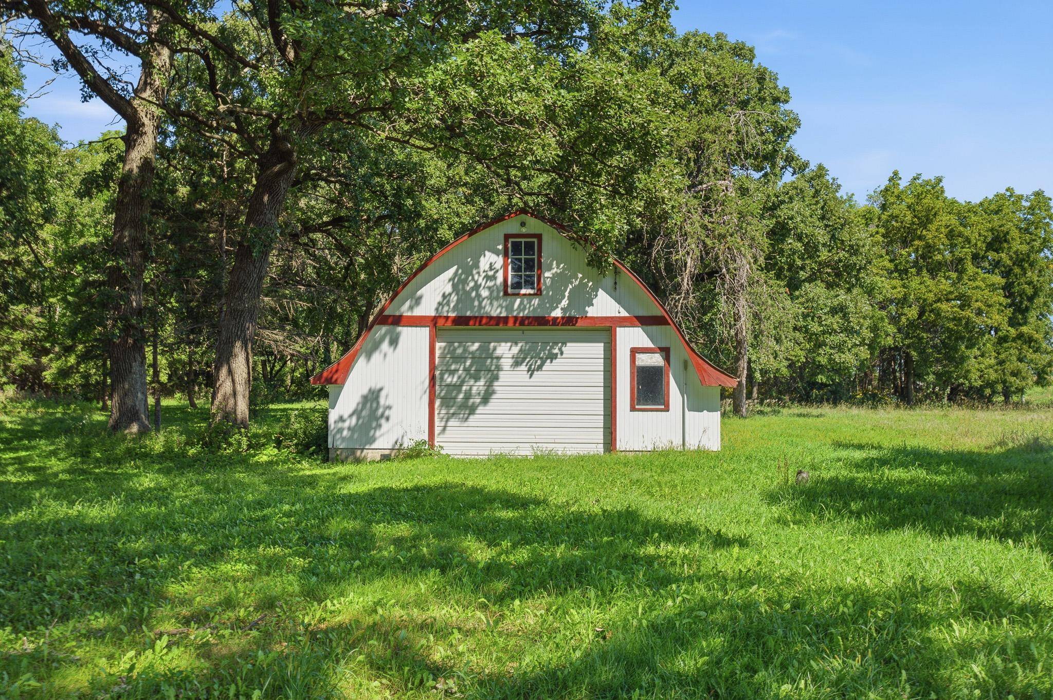 12179 380th AVE, Blue Earth, MN 56013