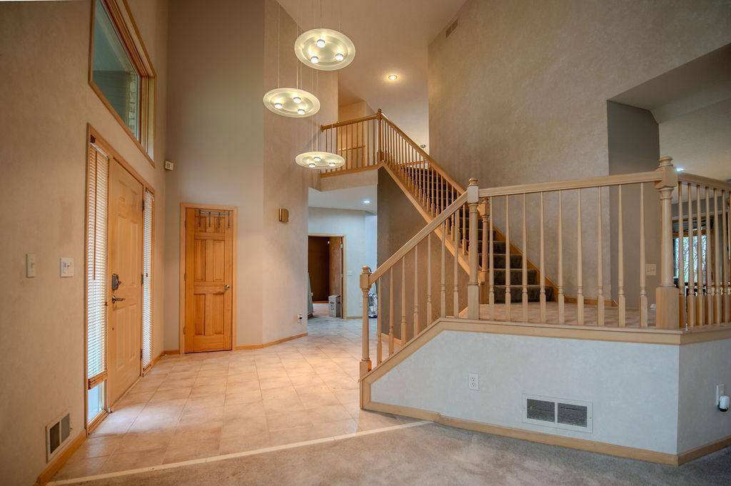 13856 Essex TRL, Apple Valley, MN 55124