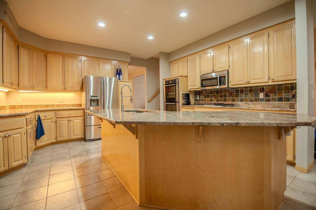 13856 Essex TRL, Apple Valley, MN 55124
