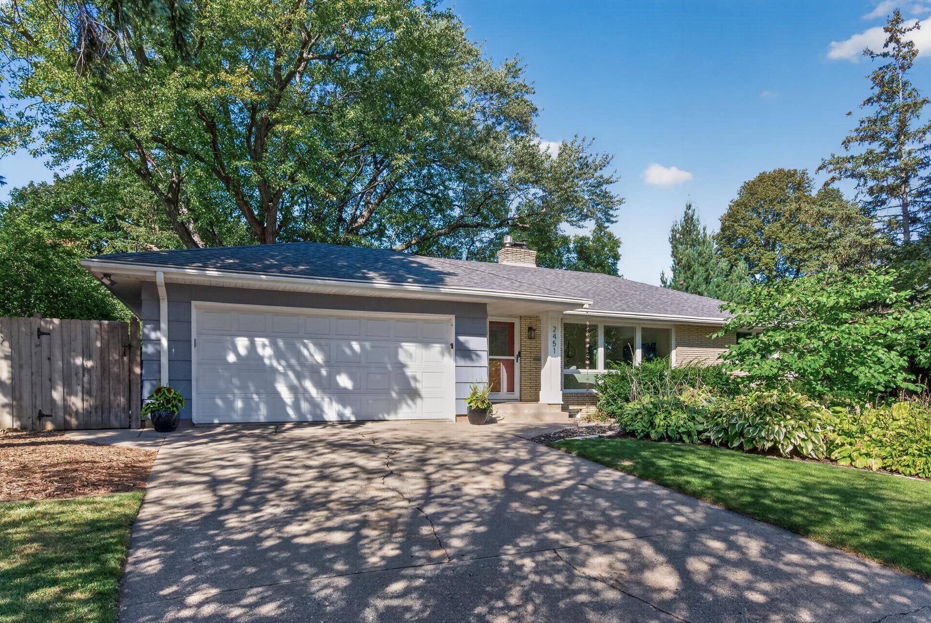 2451 Sheldon ST, Roseville, MN 55113