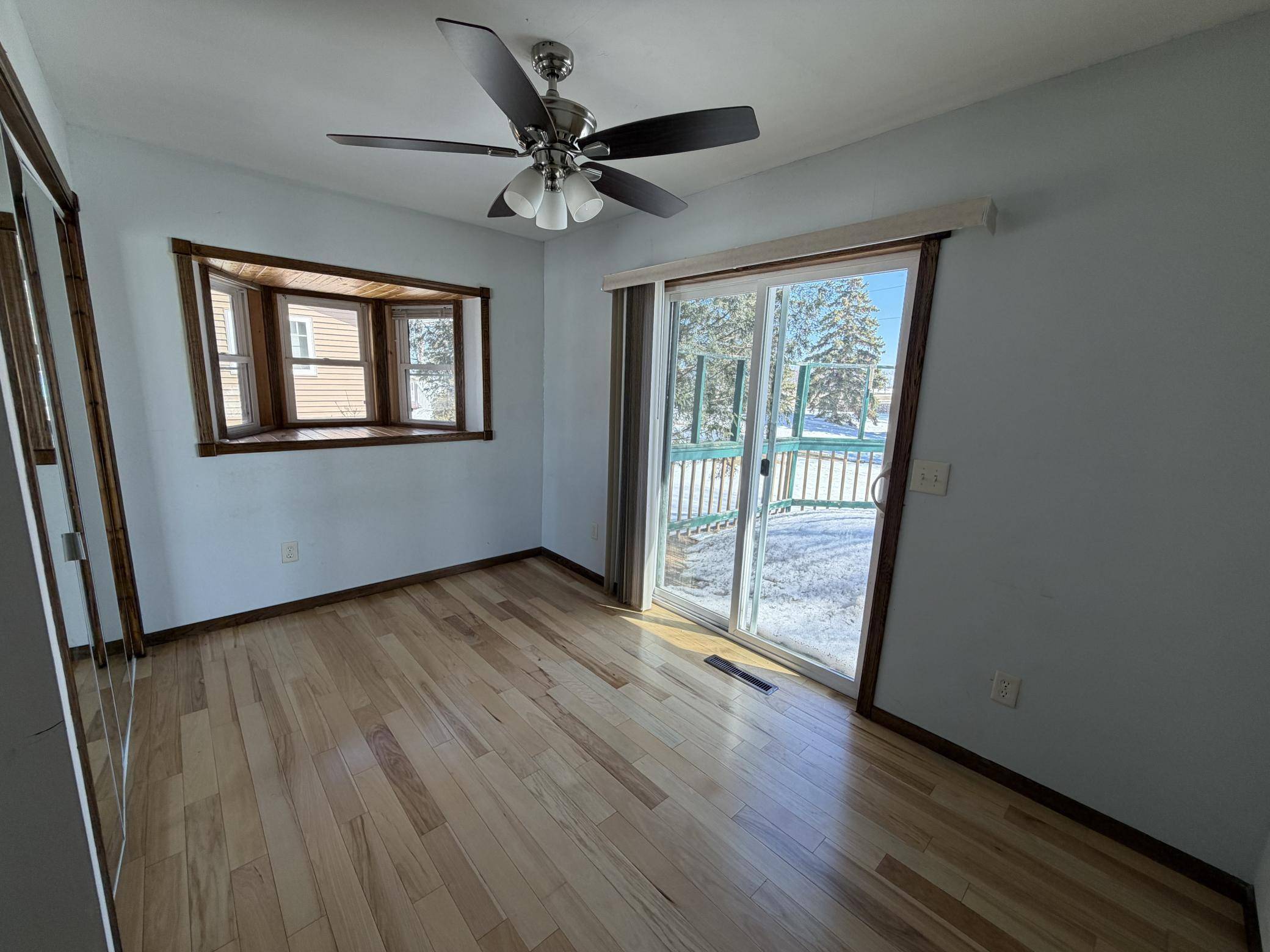 504 E Franklin AVE, Kennedy, MN 56733