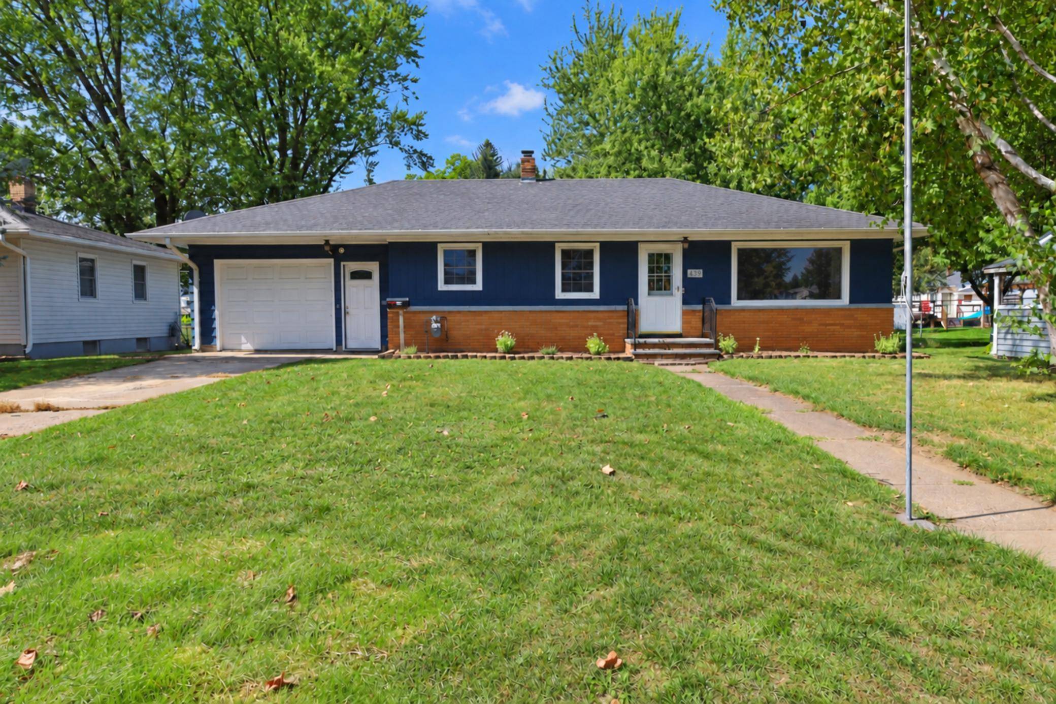 439 N 8th ST, River Falls, WI 54022