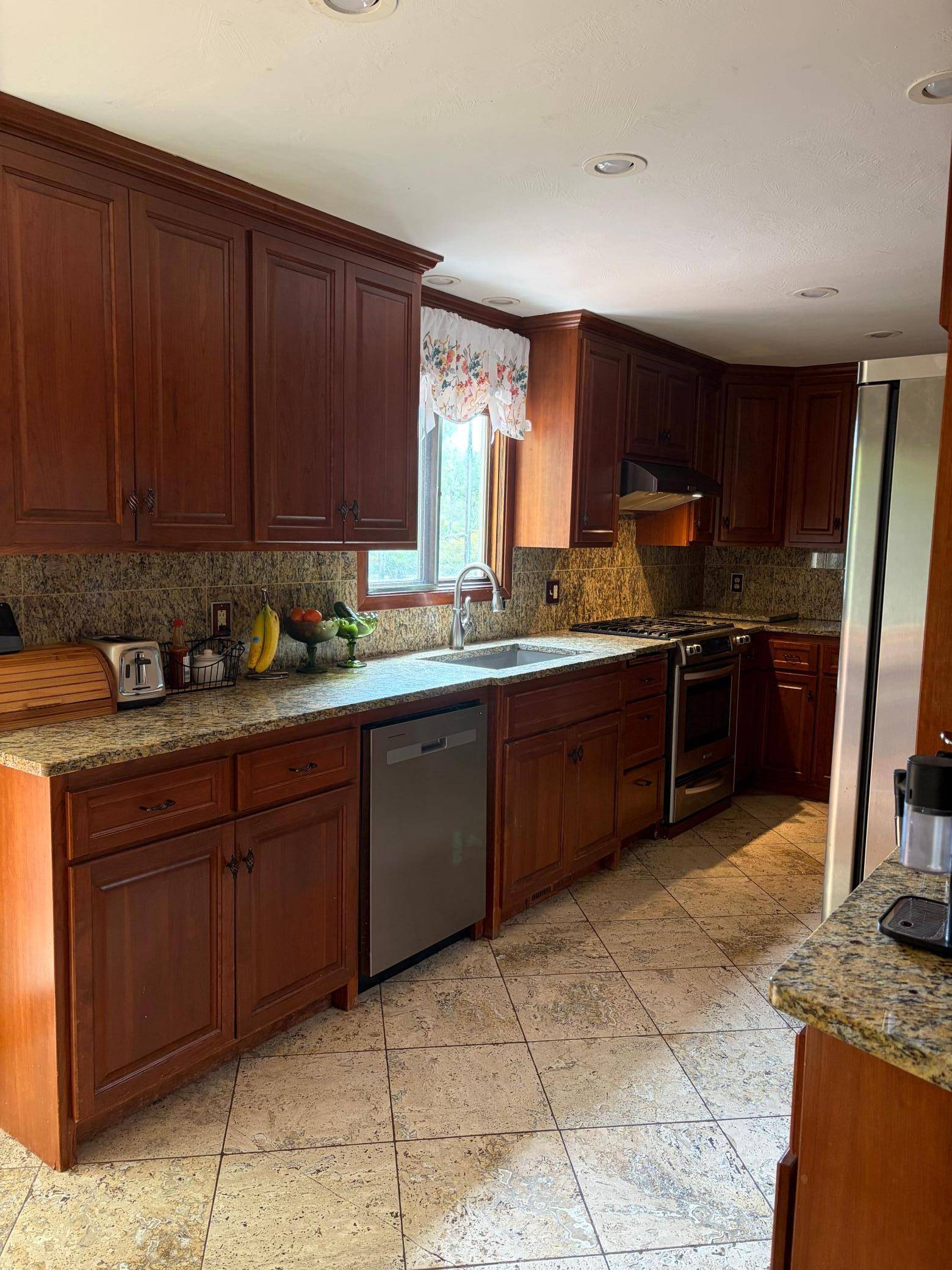 17705 2nd AVE N, Plymouth, MN 55447
