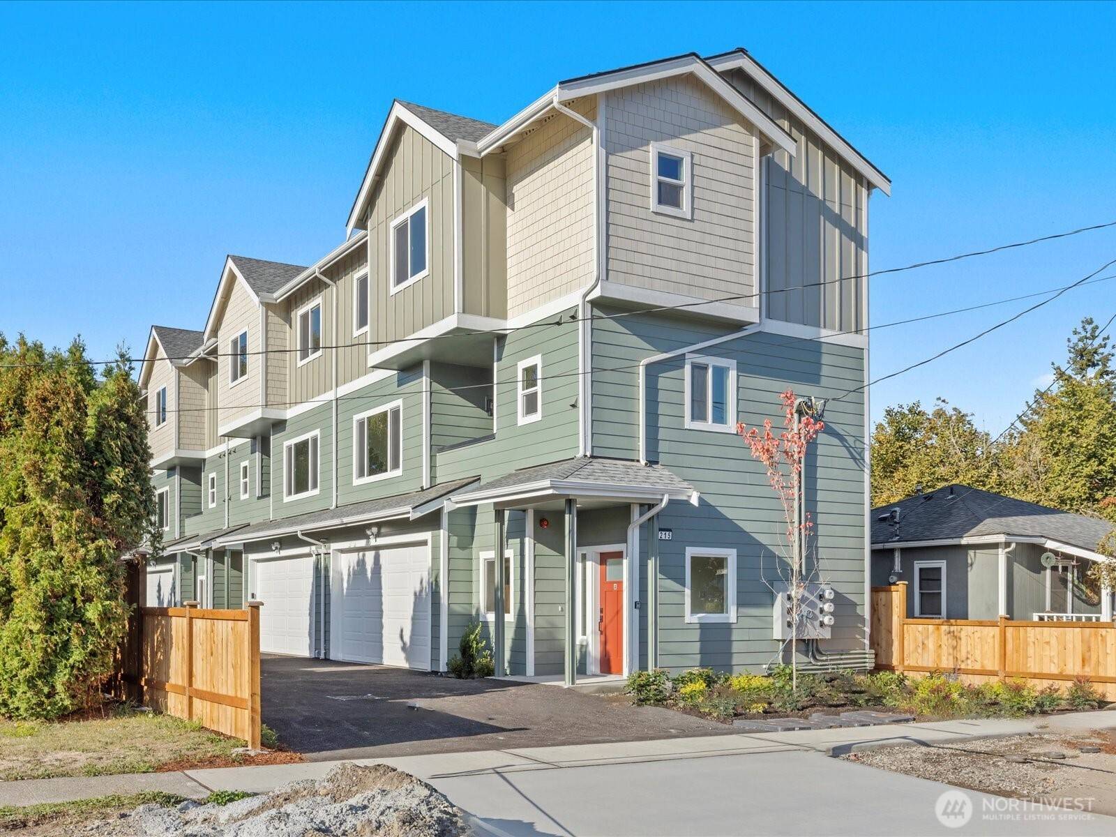 215 Corrin AVE NW #C, Orting, WA 98360