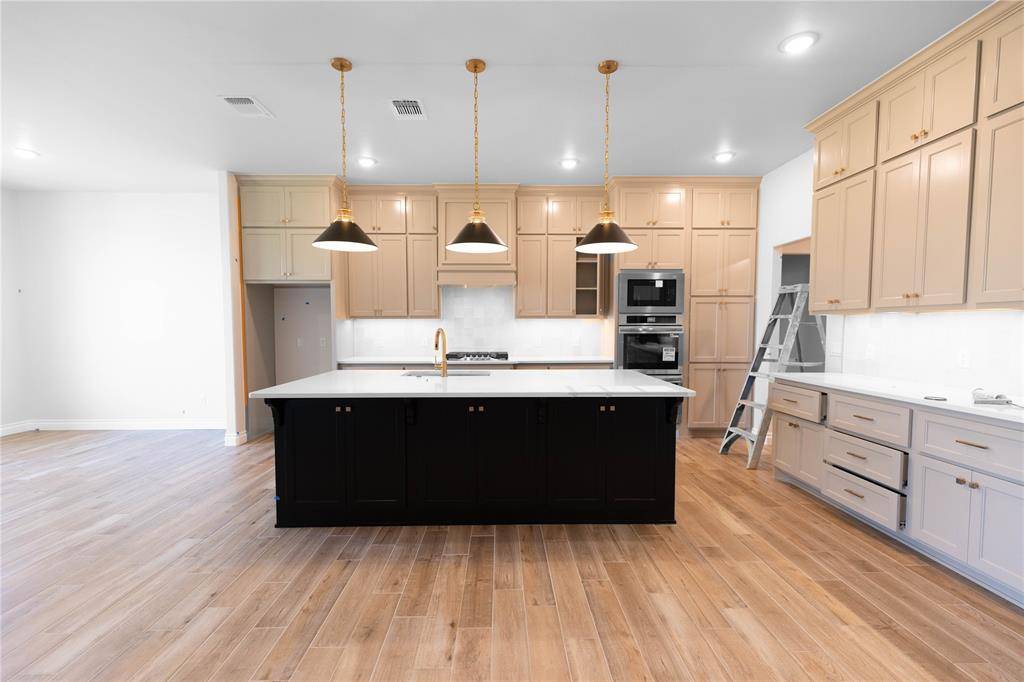 8405 NW 153rd ST, Edmond, OK 73013