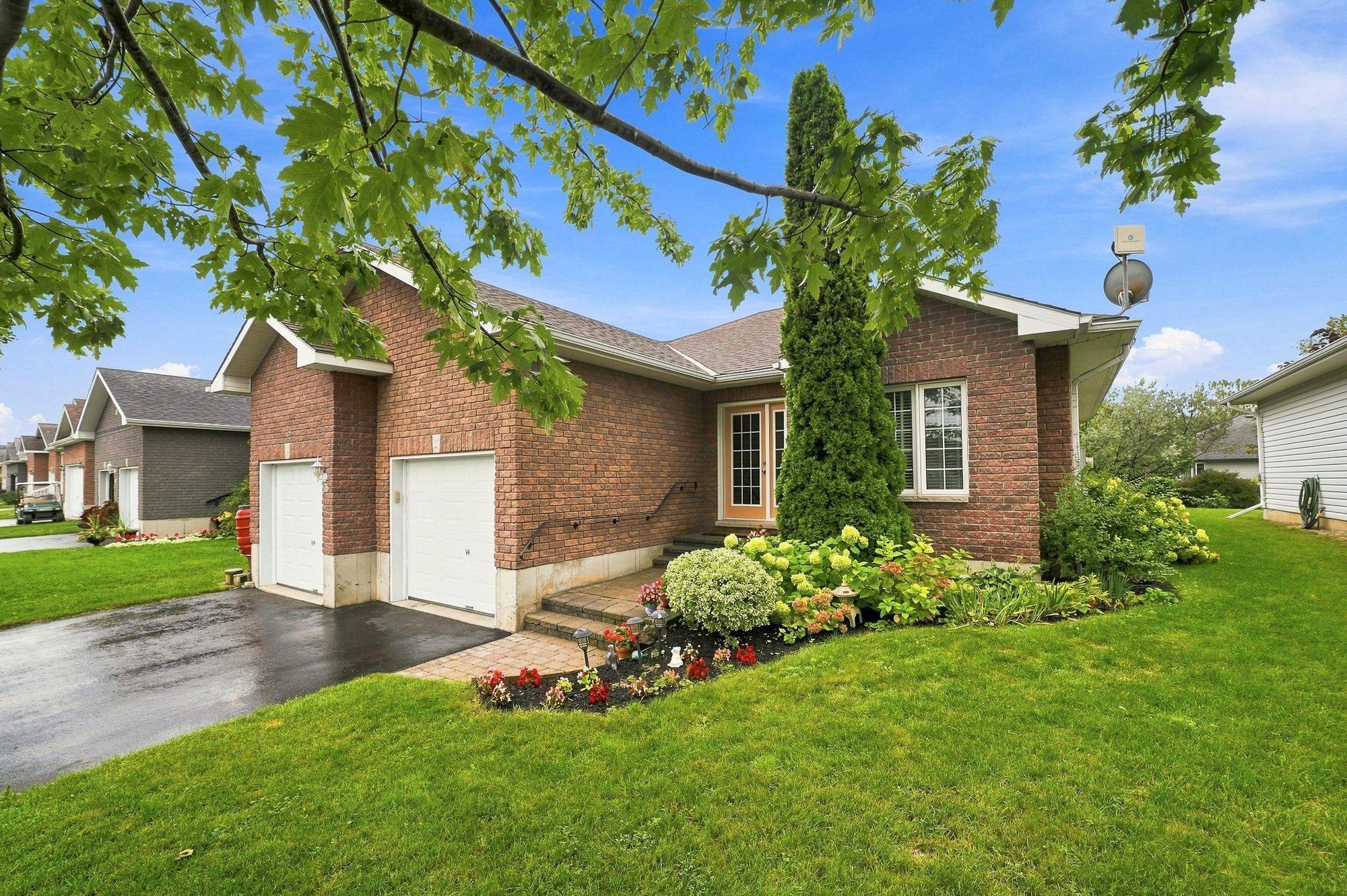 26 Aletha DR, Prince Edward County, ON K0K 3L0