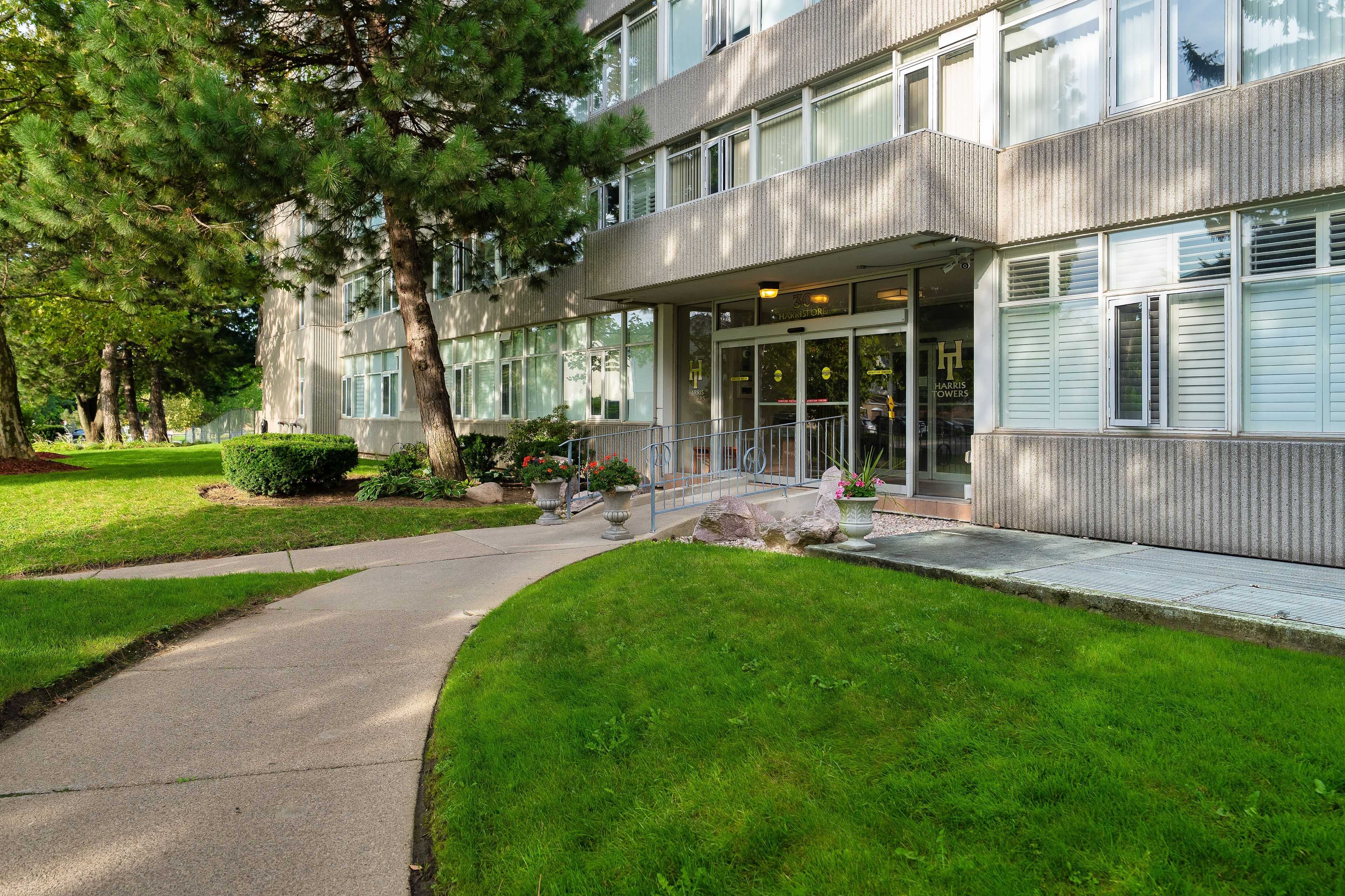 30 Harrisford ST #204, Hamilton, ON L8K 6M9