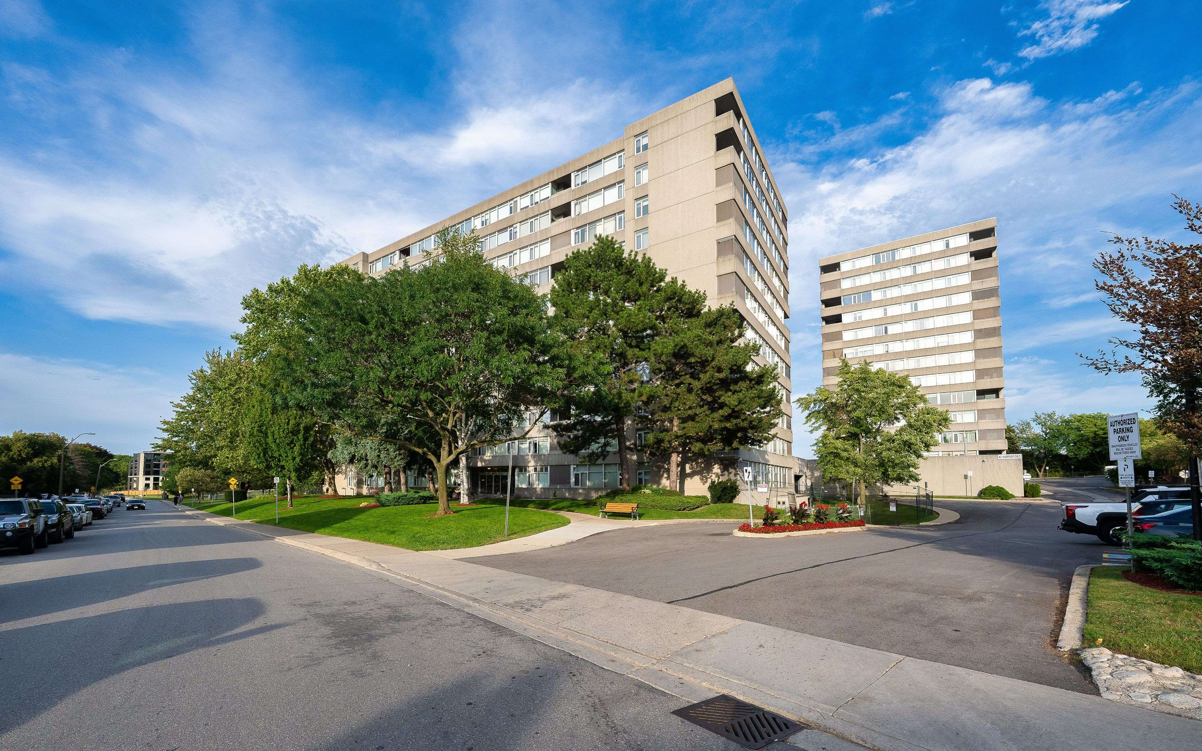 30 Harrisford ST #204, Hamilton, ON L8K 6M9