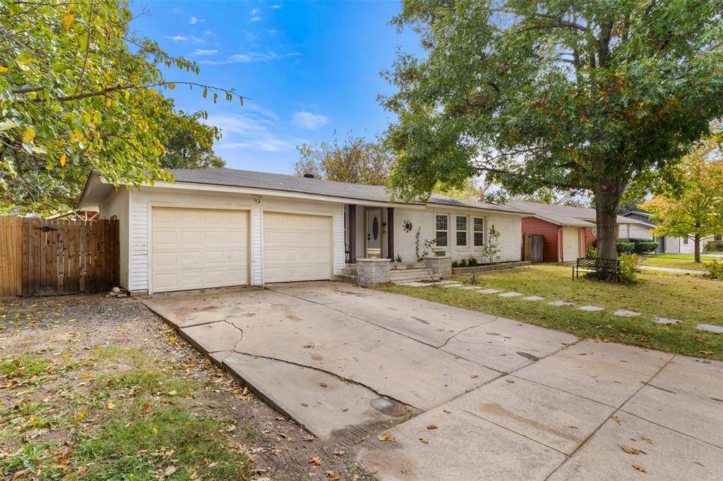 4809 waldron Avenue, Fort Worth, TX 76133