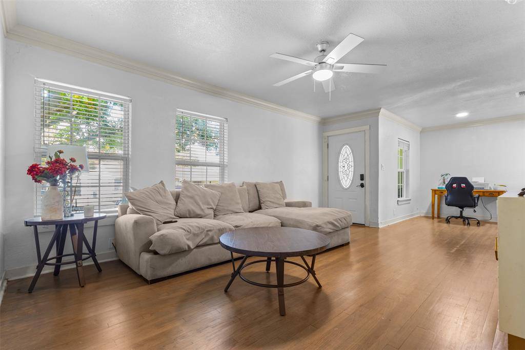 4809 waldron Avenue, Fort Worth, TX 76133