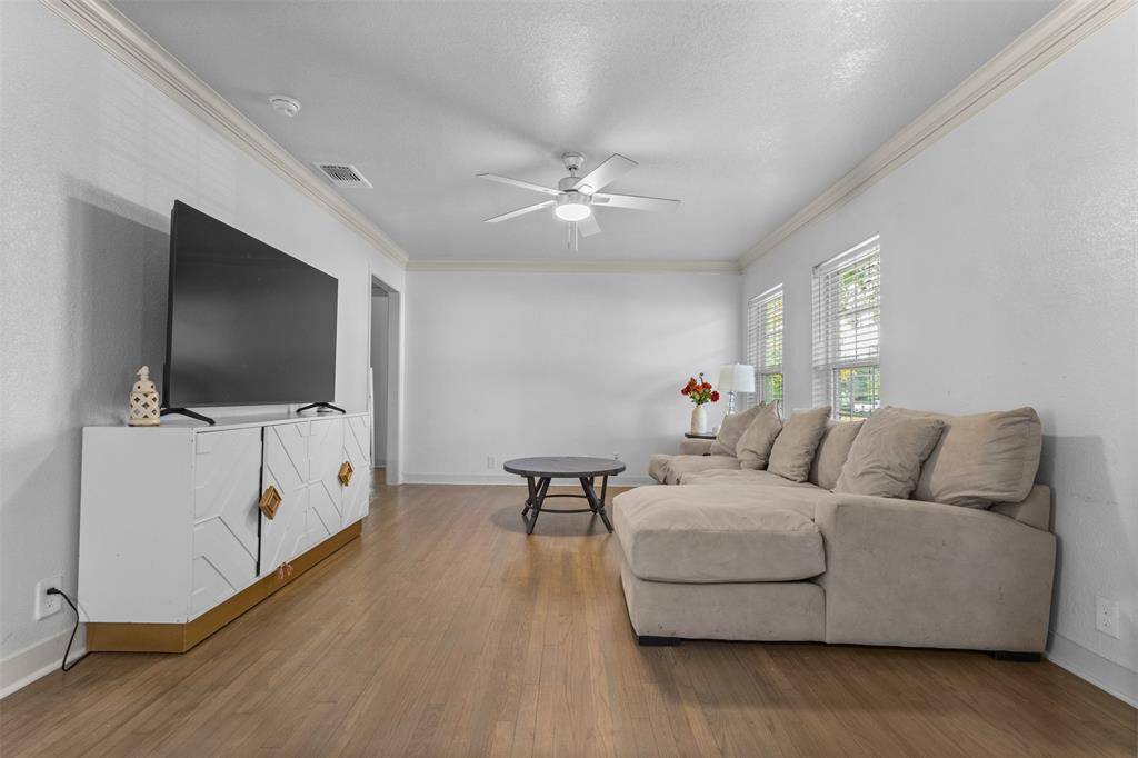 4809 waldron Avenue, Fort Worth, TX 76133