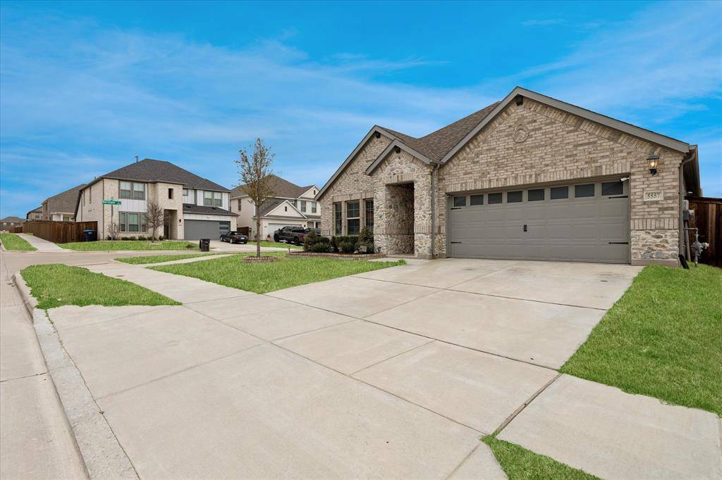 5557 Castle Peak Bend, Fort Worth, TX 76126