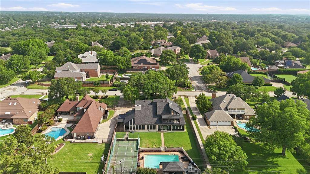 301 Chapelwood Drive, Colleyville, TX 76034