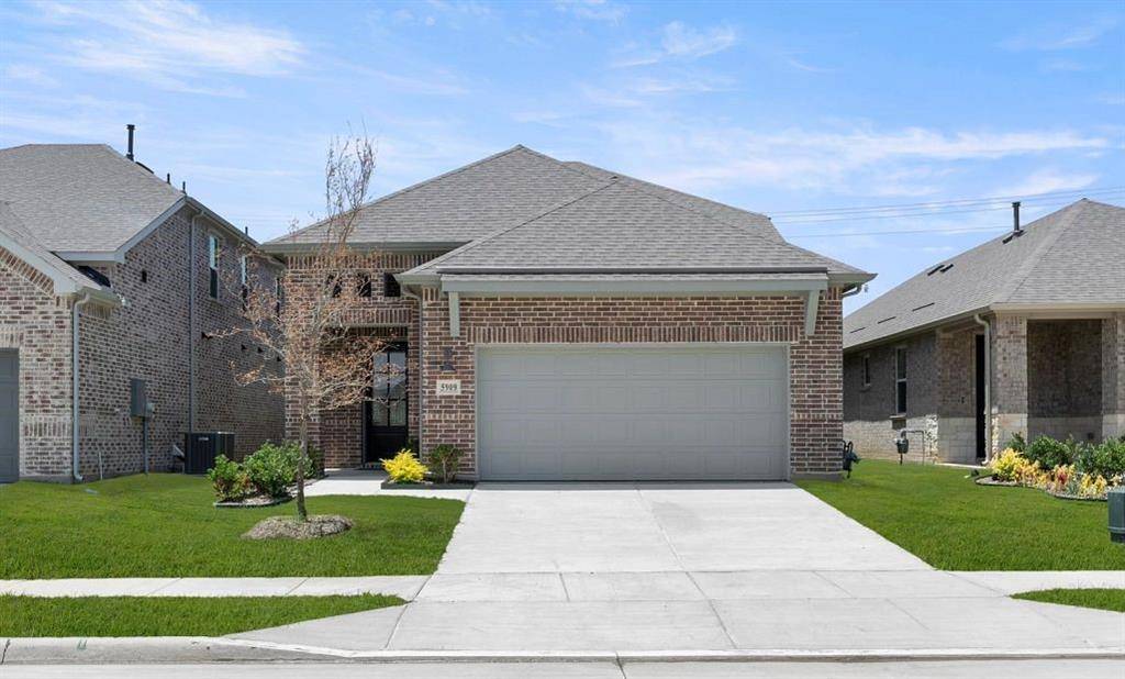5909 Laurel Lake Lane, Pilot Point, TX 76258