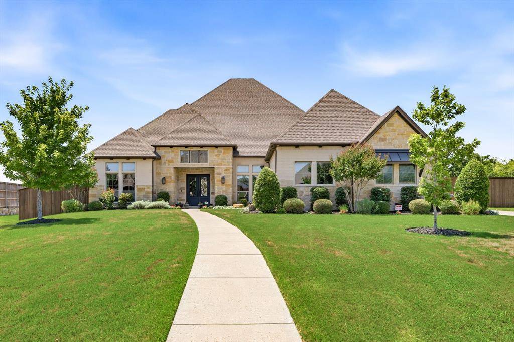 1040 Falcon Nest Drive, Kennedale, TX 76060