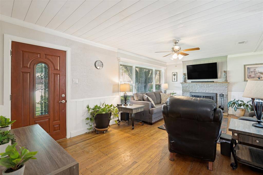 1515 Francis Street, Carrollton, TX 75006