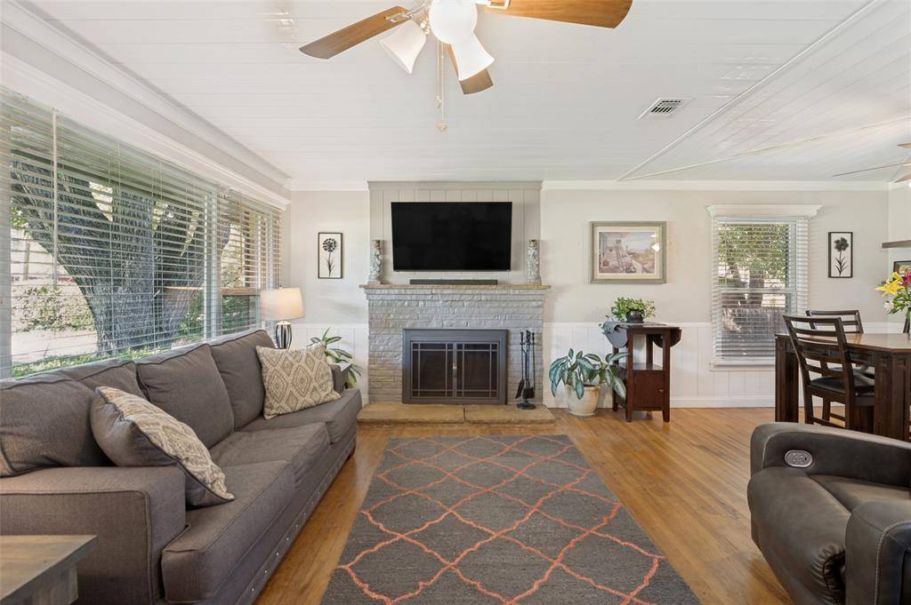 1515 Francis Street, Carrollton, TX 75006