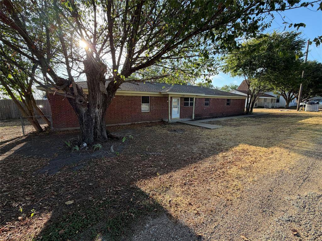101 5th Street, Forreston, TX 76041
