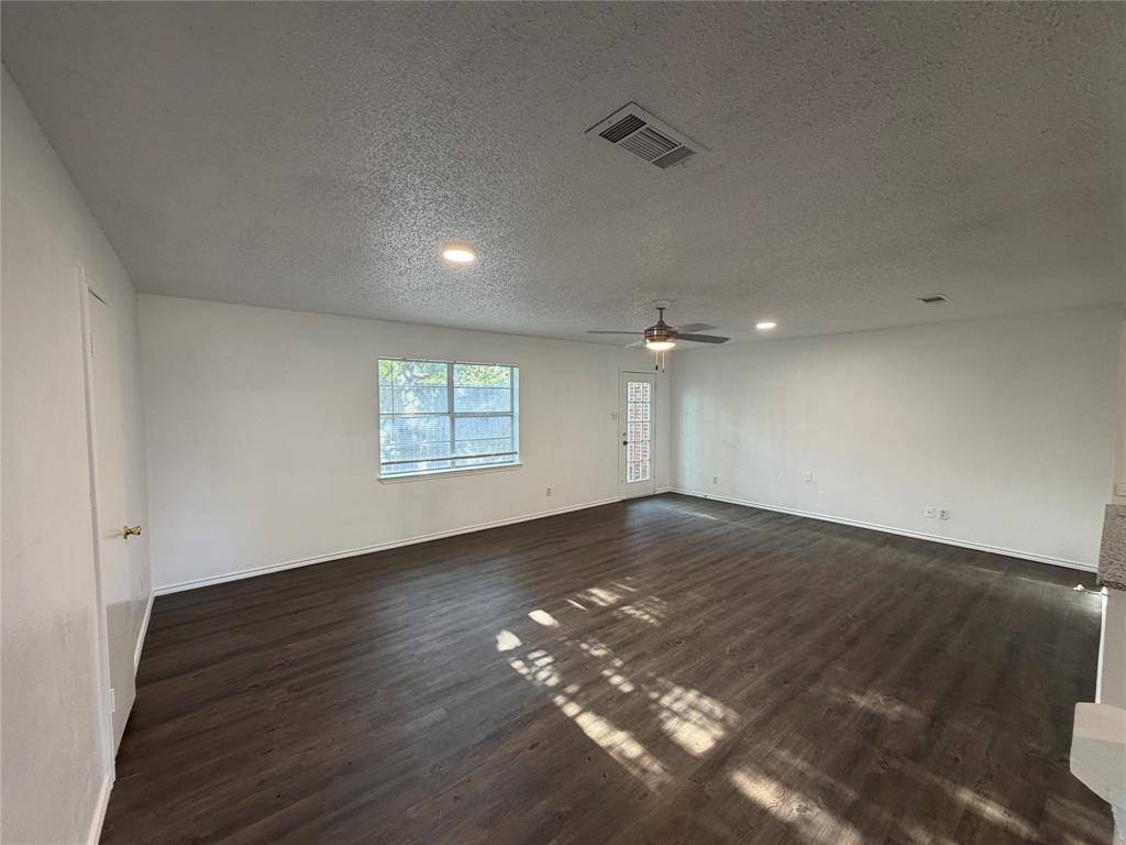 101 5th Street, Forreston, TX 76041