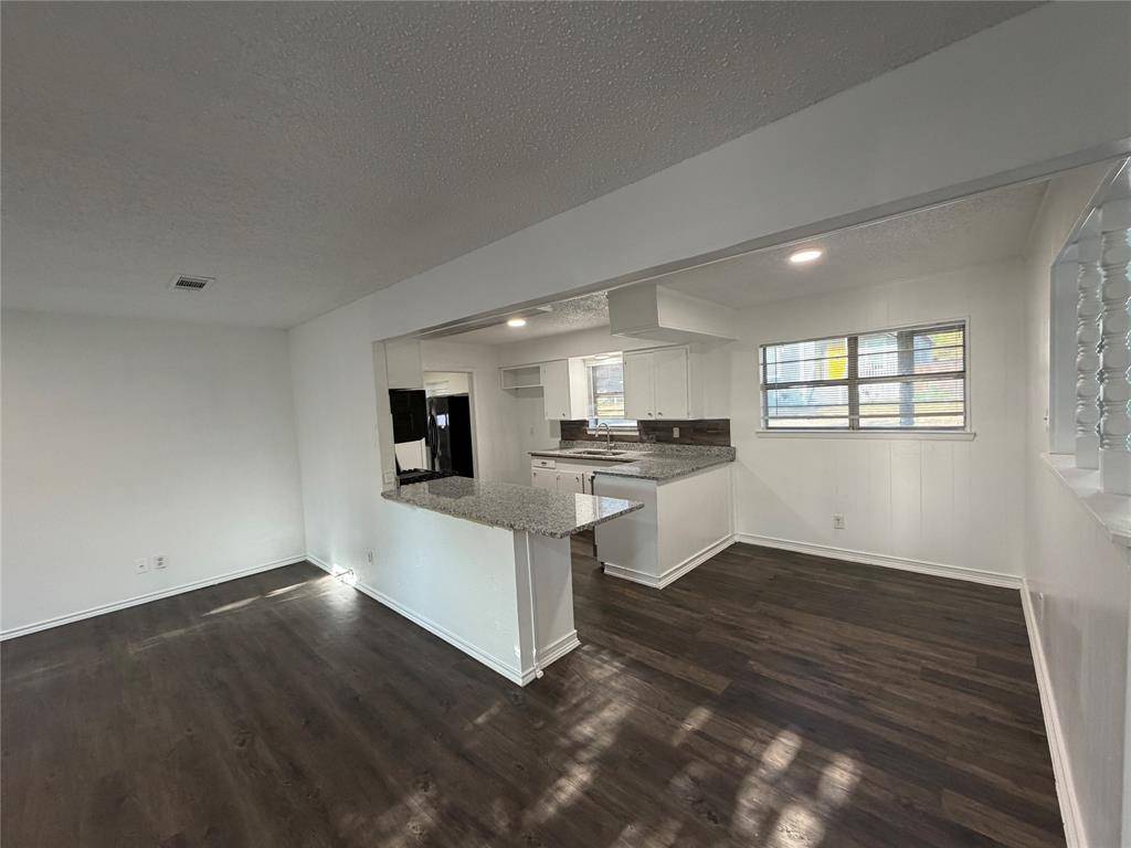 101 5th Street, Forreston, TX 76041